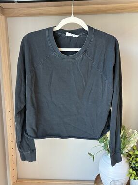 Women's Double Zero Crew Neck Cropped Sweatshirt Size Medium
Black Athletic Yoga
